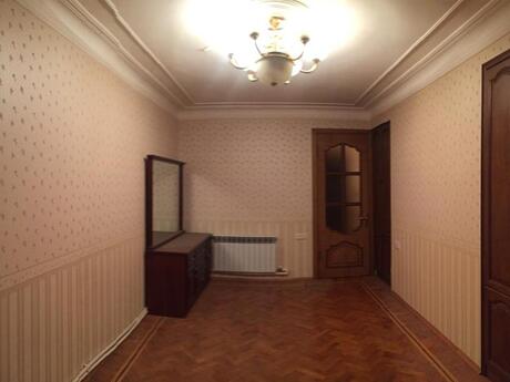6 otaqlı mənzil, 162 m², Yasamal: 600 000 ₼ 3