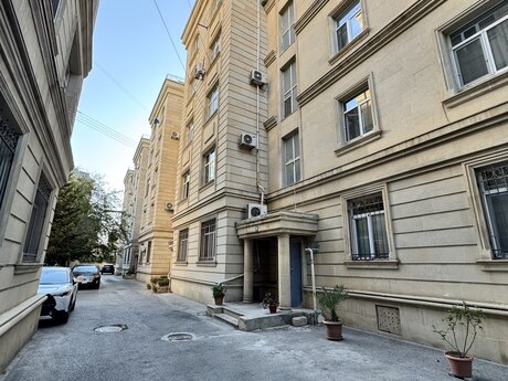 3-room apartment, 100 m², Şah İsmayıl Xətai: 325 000 ₼ 2