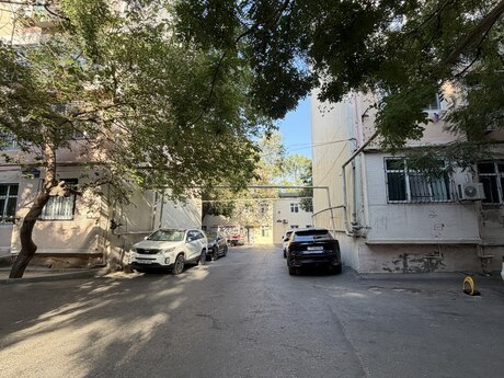 3-room old-build apartment for sale in Memar Əcəmi, 55 m², 153 000 AZN, photo 2 / 12
