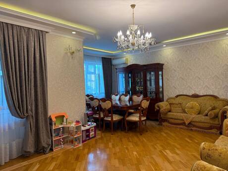 Elan №6337529 - Bakı, 28 May m., 3 otaqlı, 110 m², 10/14 mərtəbə