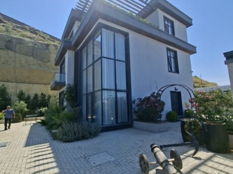 Elan №6337701 - Bakı, Badamdar q., 6 otaqlı, 450 m²