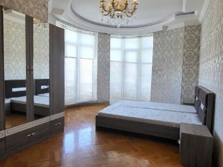 3-room apartment for rent, 153 m², Nəriman Nərimanov: 1 000 ₼/mo 4