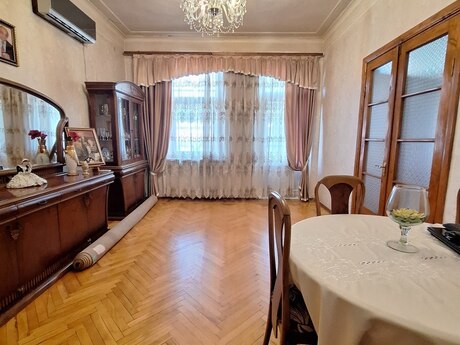 Объявление №6337712 - Баку, м. 28 мая, 3-комн., 70 м², 3/4 этаж