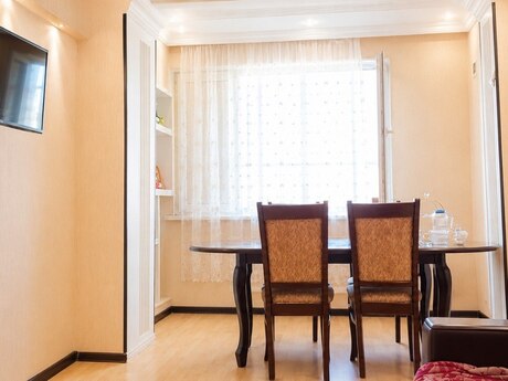 Elan №6337754 - Bakı, 28 May m., 2 otaqlı, 65 m², 5/9 mərtəbə