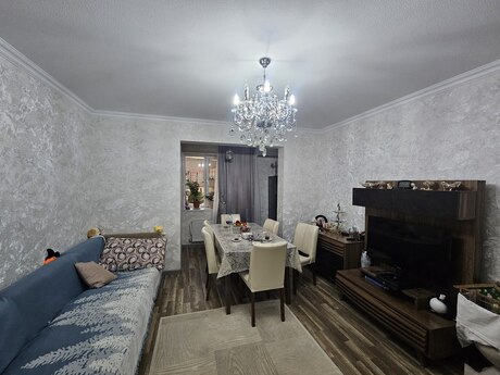 3 rooms · 75 m² · floor 3/5, Lökbatan