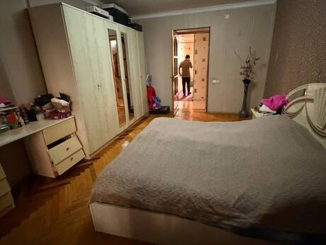 3 otaqlı köhnə tikili - Elmlər Akademiyası m. - 65 m²
