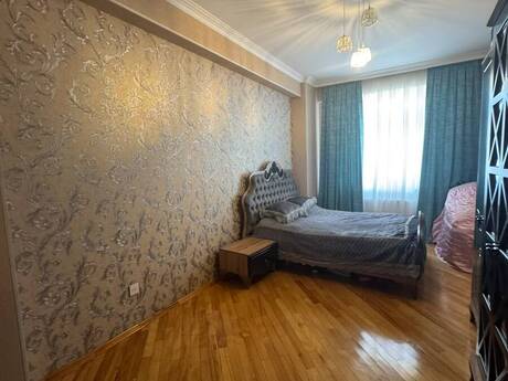 2 Qara Qarayev