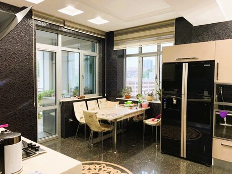 Kirayə 4 otaqlı mənzil, 170 m², Nizami: 1 800 ₼/ay 4