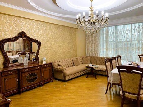 Kirayə 4 otaqlı mənzil, 170 m², Nizami: 1 800 ₼/ay 3