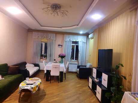 3 otaq · 118 m² · 16/17 mərtəbə, Gənclik