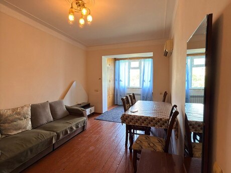 Elan №6338935 - Bakı, 28 May m., 2 otaqlı, 60 m², 5/5 mərtəbə