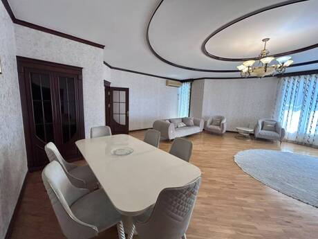 Kirayə 4 otaqlı mənzil, 200 m², Nizami: 1 700 ₼/ay 4