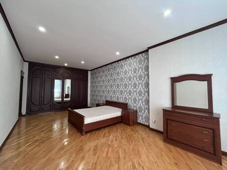4 otaq · 200 m² · 14/19 mərtəbə, Nizami