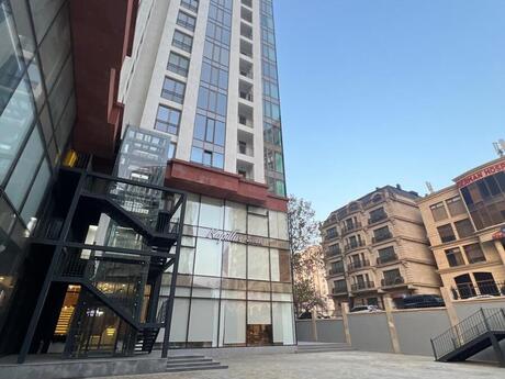Obyekt - Elmlər Akademiyası m. - 900 m²