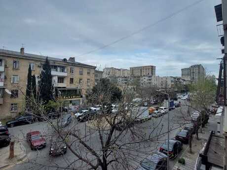 Elan №6338993 - Bakı, 28 May m., 3 otaqlı, 80 m², 3/5 mərtəbə