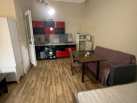 1 otaq · 25 m² · 1/12 mərtəbə, İnşaatçılar
