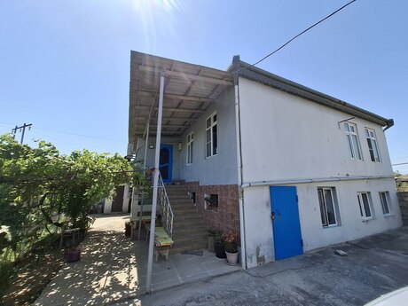 6 otaqlı həyət evi, 200 m², Bülbülə: 94 000 ₼ 2