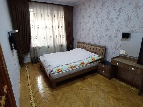 Kirayə 4 otaqlı mənzil, 135 m², Sahil: 1 350 ₼/ay 5
