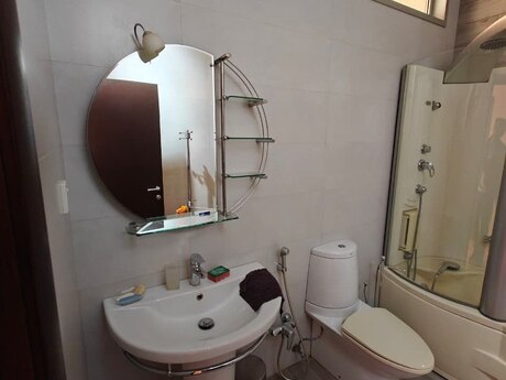 2-room apartment for rent, 70 m², İçəri Şəhər: 1 200 ₼/mo 3