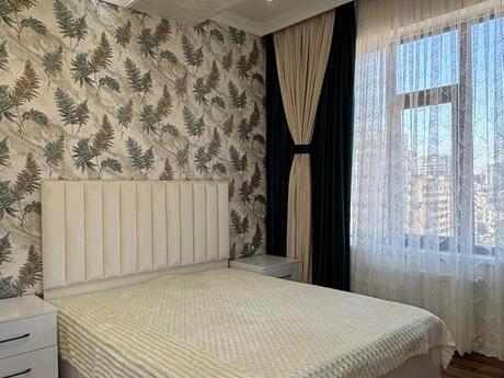 3-комнатная квартира, 82 м², 28 May: 280 000 ₼ 4