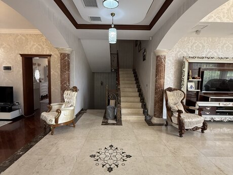 8 otaqlı həyət evi/bağ evi - Sabunçu r. - 665 m²