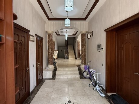 8 otaqlı həyət evi/bağ evi - Sabunçu r. - 665 m²