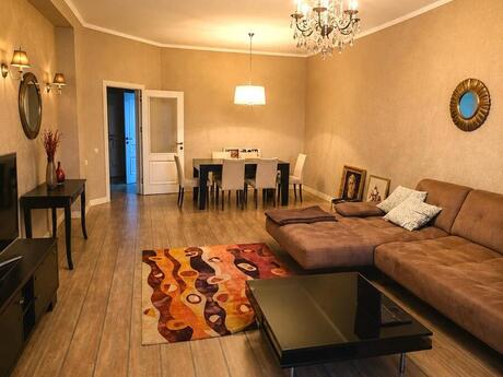 3-комн. новостройка - м. Низами - 170 м²