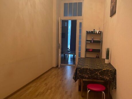Объявление №6339530 - Баку, м. Ичеришехер, 2-комн., 65 м², 2/4 этаж