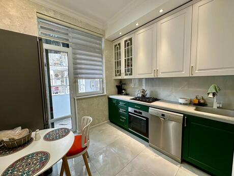 3 otaqlı mənzil, 105 m², 8 Noyabr: 320 000 ₼ 5