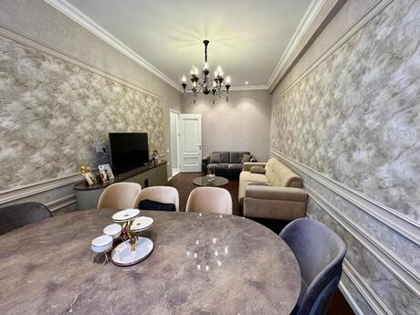 3 otaqlı mənzil, 105 m², 8 Noyabr: 320 000 ₼ 2