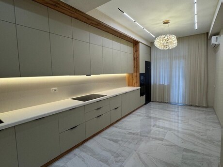 4-комн. новостройка - м. Элмляр Академиясы - 185 м²