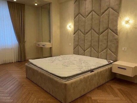 4-комн. новостройка - м. Элмляр Академиясы - 185 м²