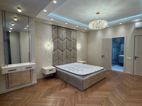 4-комн. новостройка - м. Элмляр Академиясы - 185 м²