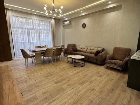 Elan №6339383 - Bakı, 28 May m., 2 otaqlı, 75 m², 10/18 mərtəbə