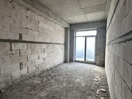 4 otaqlı yeni tikili - Şah İsmayıl Xətai m. - 181 m²