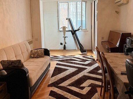 Elan №6340273 - Bakı, Nizami m., 2 otaqlı, 60 m², 2/5 mərtəbə