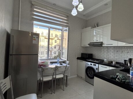 2-комн. новостройка - м. Ичеришехер - 50 м²