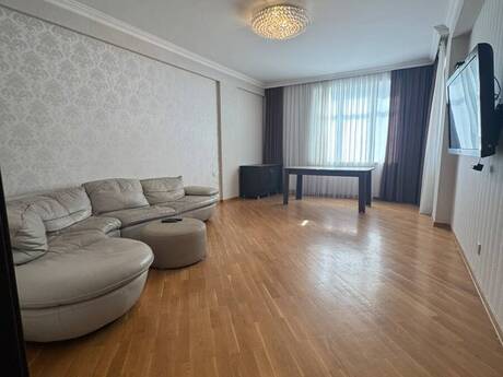 3-комн. новостройка - м. Ахмедлы - 125 м²