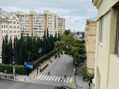 Объявление №6340533 - Баку, м. Сахил, 2-комн., 100 м², 4/4 этаж