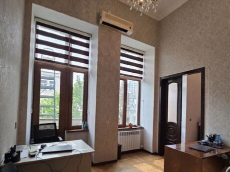 5-комн. офис - м. Низами - 150 м²