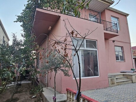 5 otaqlı həyət evi/bağ evi - Novxanı q. - 160 m²