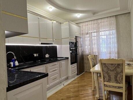 3 otaqlı mənzil, 120 m², İnşaatçılar: 350 000 ₼ 5