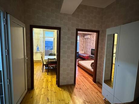 1-комн. новостройка - м. Элмляр Академиясы - 60 м²