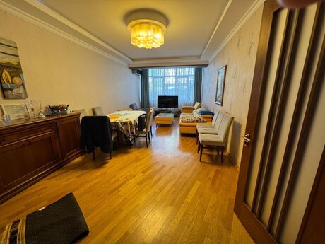 Elan №6341420 - Bakı, Səbail r., 4 otaqlı, 128 m², 3/13 mərtəbə