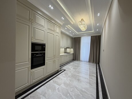 Elan №6341667 - Bakı, Səbail r., 4 otaqlı, 240 m², 17/22 mərtəbə