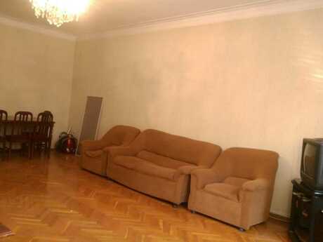Объявление №6341716 - Баку, м. 8 ноября, 3-комн., 150 м², 1/7 этаж