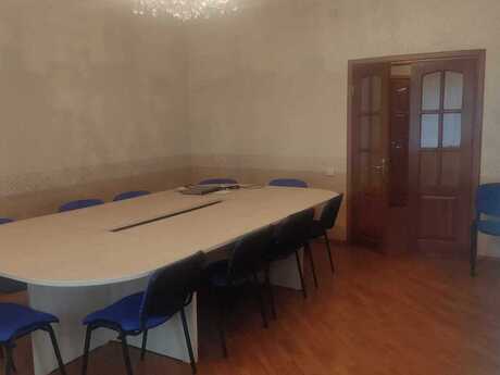 1-комн. офис - м. Элмляр Академиясы - 35 м²