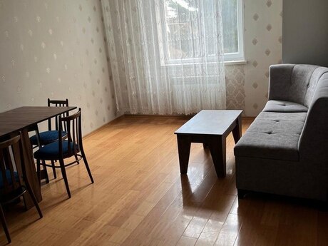 Квартира на продажу со сниженной ценой в Sumqayıt şəhəri, 6-cı mkr., Gənclik küçəsi, Kristal Abşeron şəhərciyi