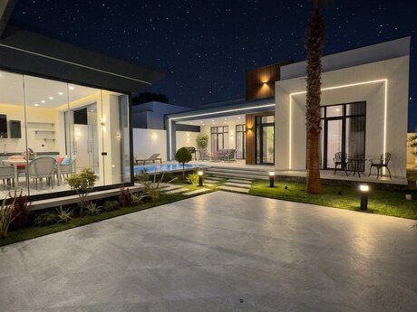 4 otaqlı həyət evi/bağ evi - Şüvəlan q. - 220 m²
