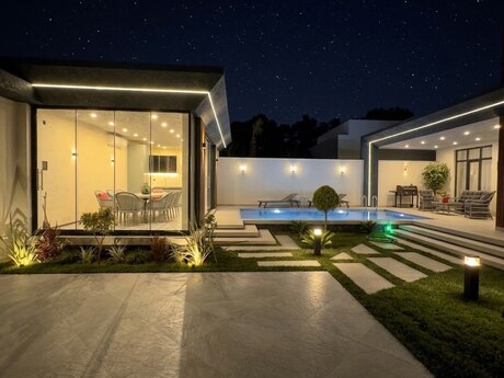 4 otaqlı həyət evi/bağ evi - Şüvəlan q. - 220 m²